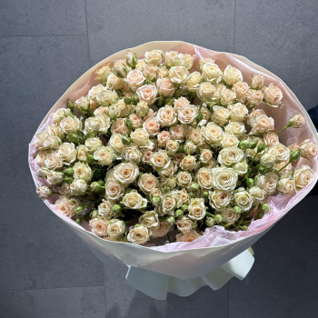 Букет кремовых роз
