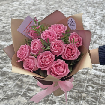 Букет из 13 розовой розы