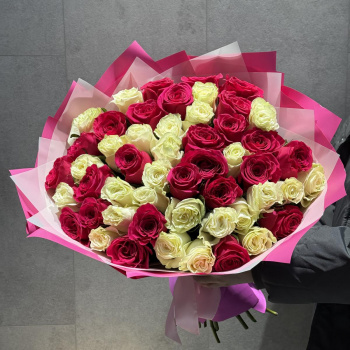 Корзина из 51 розовой розы